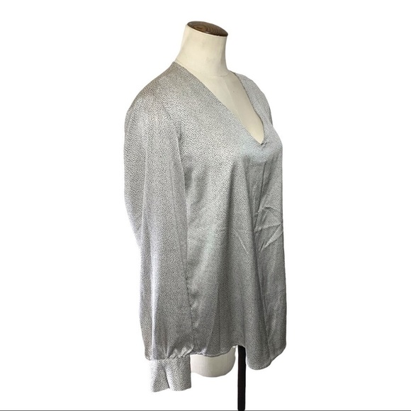 Adrianna Papell Flowy Luxurious Satiny Polka-dot Blouse V Neck Long Sleeves Sz M - Picture 2 of 11